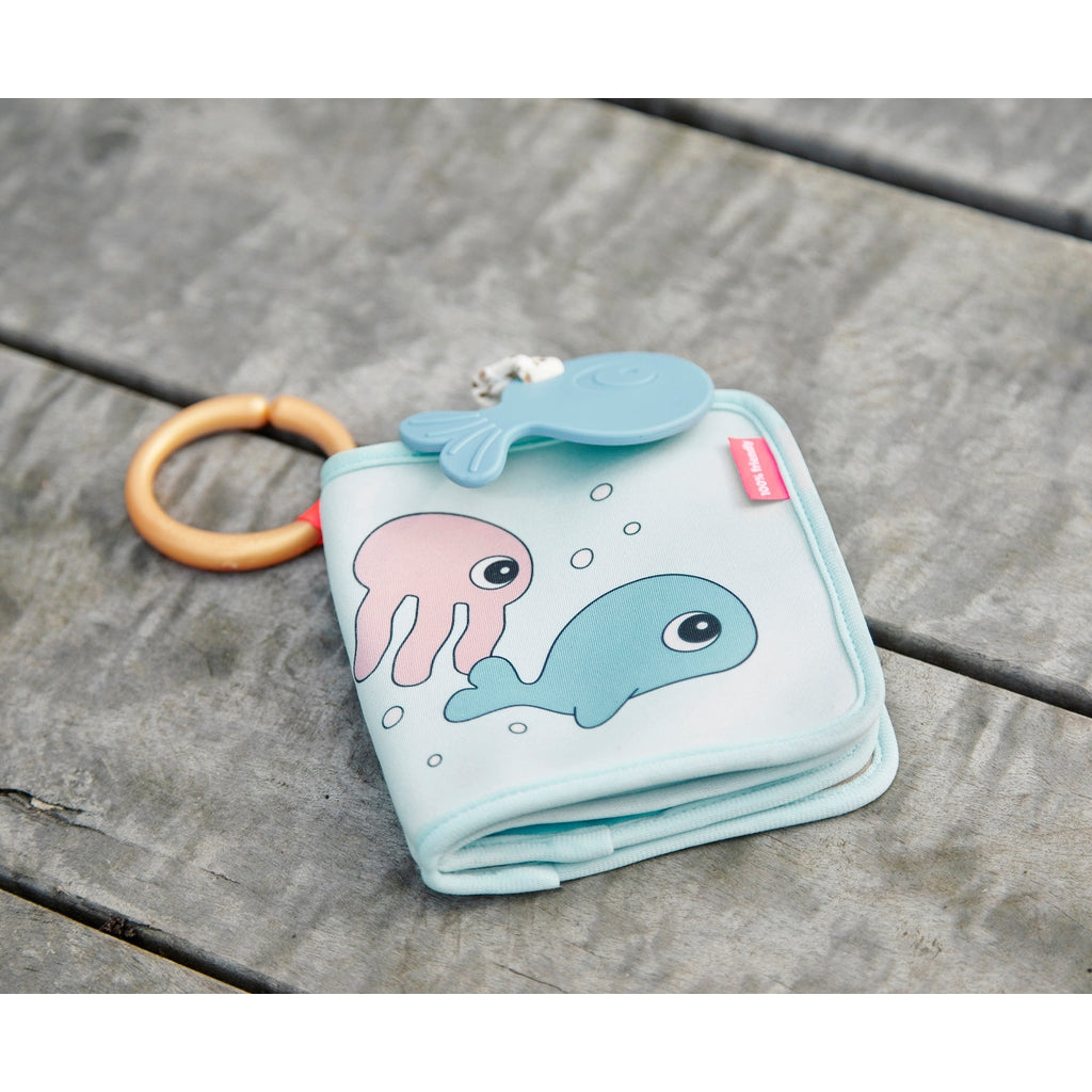 Done by Deer - Kylpykirja Sea Friends - Vauvan aktiviteettilelu - Done by Deer - - - - Muksukaskauppa.fi